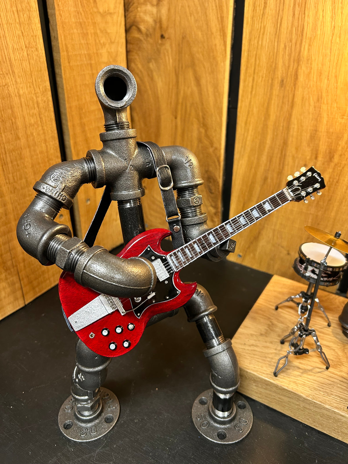 AC/DC-Inspired Steampunk Pipe Lamp – Industrial Rock Lighting